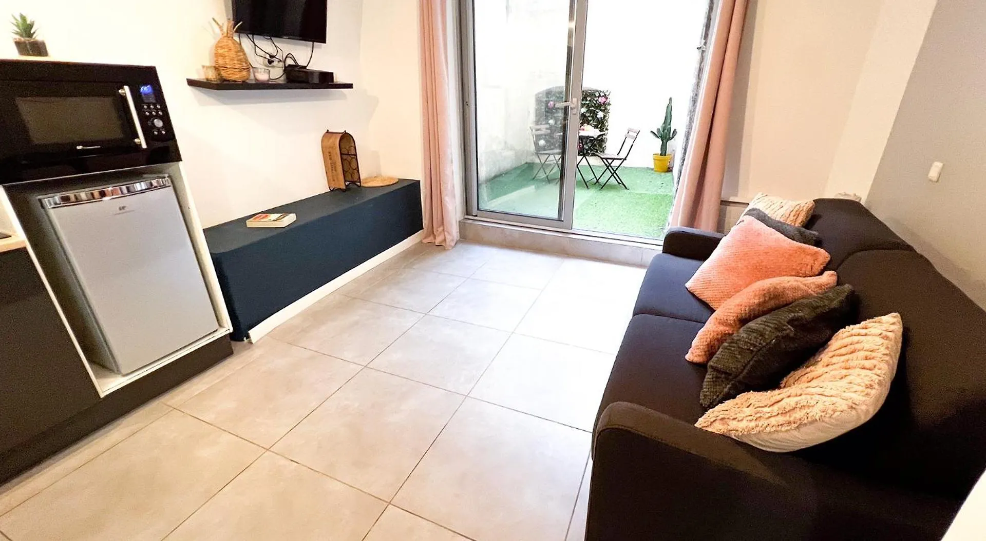 Hypercenter - Private Patio - Le Nid Du Palais ! Apartment Avignon
